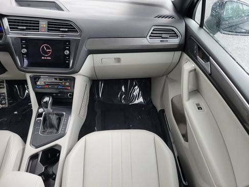 Used 2023 Volkswagen Tiguan SE R-Line FWD image 15