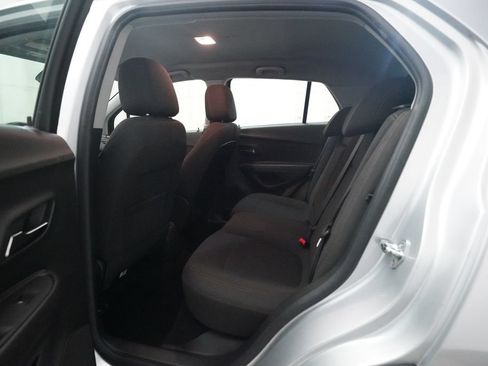 Used 2018 Chevrolet Trax LS AWD/4WD image 15