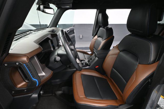 Used 2023 Ford Bronco Outer Banks AWD/4WD image 18