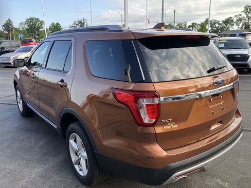 Used 2017 Ford Explorer XLT w/ Equipment Group 201A AWD/4WD image 6