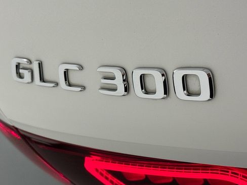 Used 2022 Mercedes-Benz GLC 300 image 8