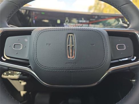 New 2026 Lincoln Nautilus Premier image 21