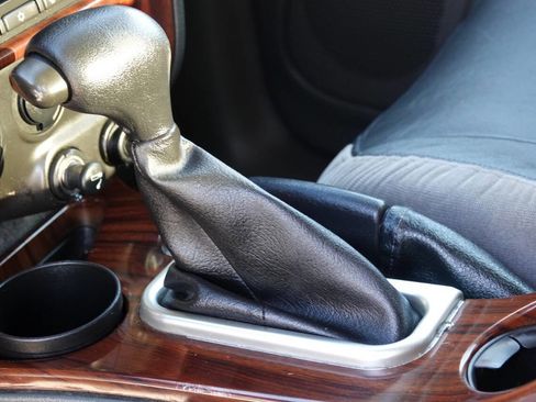 Used 2004 GMC Envoy SLT image 63