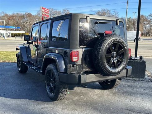 Used 2018 Jeep Wrangler Unlimited Sahara w/ Dual Top Group image 3