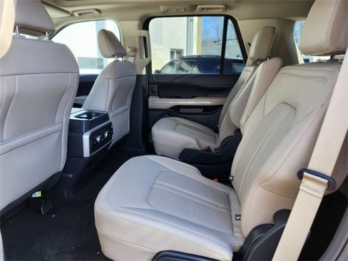 Used 2023 Ford Expedition Limited image 16