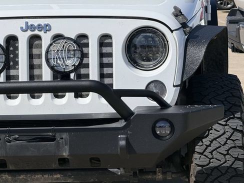 Used 2017 Jeep Wrangler Unlimited Sport w/ Max Tow Package AWD/4WD image 7