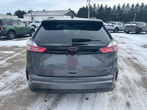 Used 2022 Ford Edge SE w/ Black Appearance Package image 6
