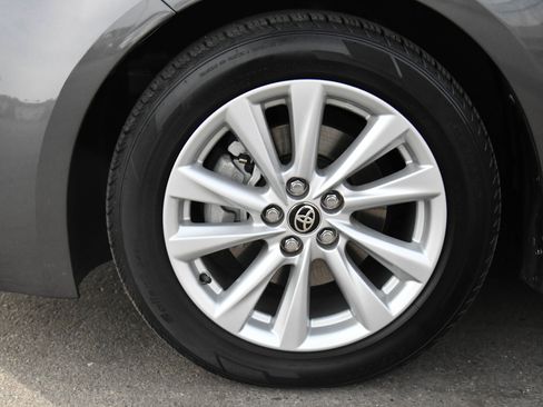 Used 2024 Toyota Corolla SE w/ SE Package FWD image 12