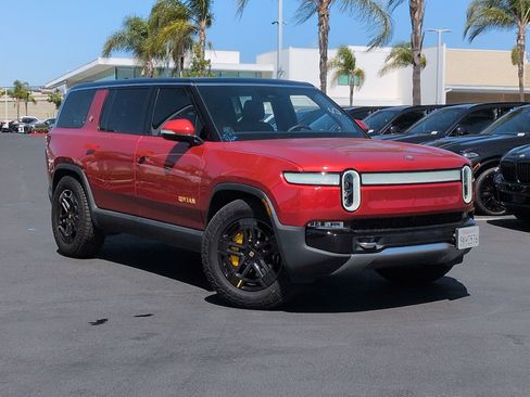 Used 2023 Rivian R1S Adventure AWD/4WD image 2
