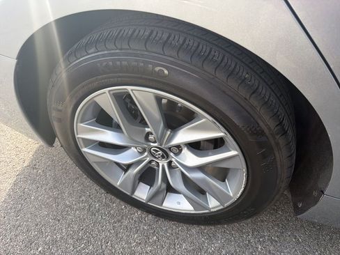 Used 2019 Toyota Avalon XLE w/ Carpet Mat Package image 41