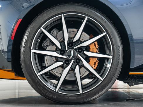 Used 2020 Aston Martin V8 Vantage Coupe RWD image 40