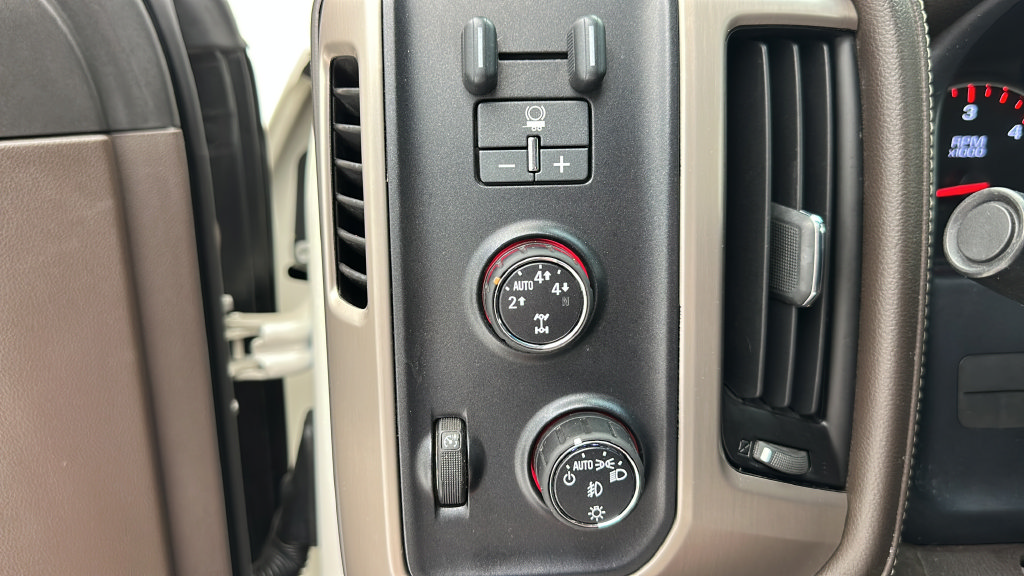 Used 2015 GMC Sierra 1500 Denali AWD/4WD image 23