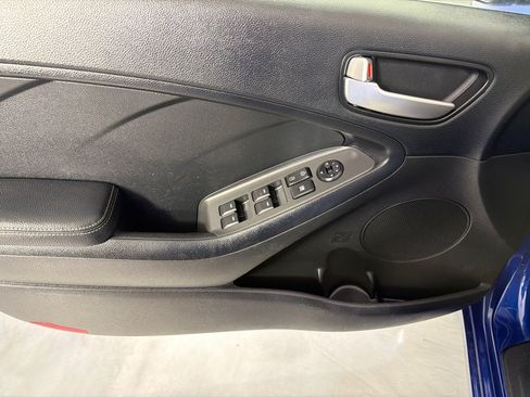Used 2017 Kia Forte LX FWD image 11