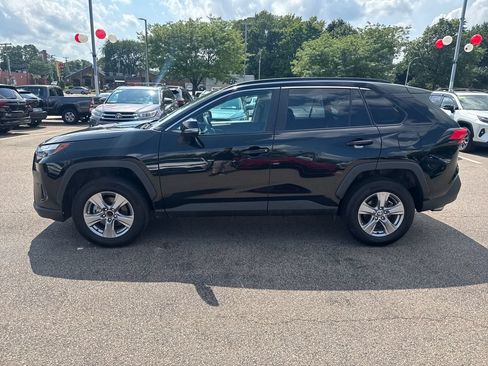 Used 2025 Toyota RAV4 XLE AWD/4WD image 4