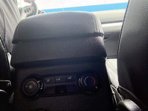 Used 2013 Ford Explorer XLT image 21