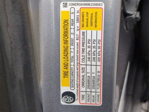 Certified 2021 Chevrolet Traverse LT image 32