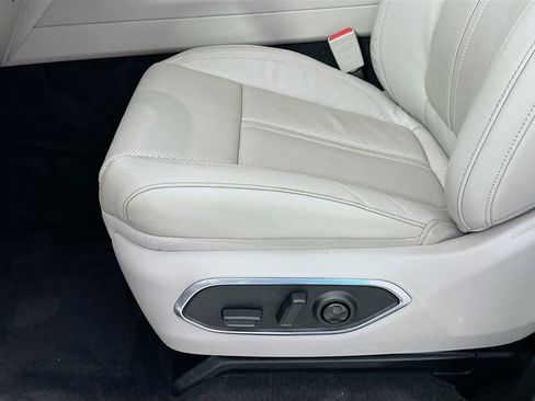 Used 2022 Jeep Wagoneer Series III image 20