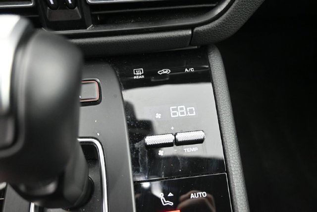 Used 2025 Porsche Macan AWD/4WD image 30