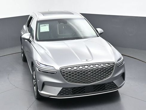 Used 2025 Genesis Electrified GV70 AWD/4WD image 5