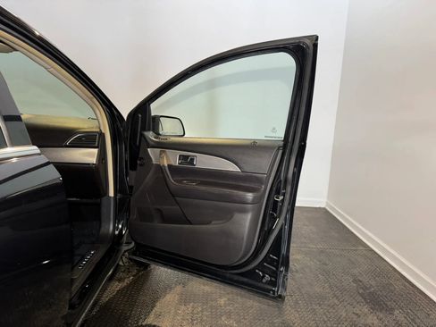 Used 2013 Lincoln MKX AWD image 20