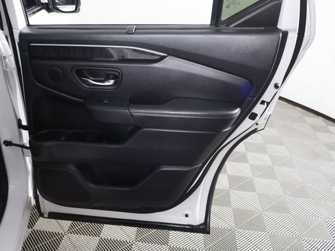 Used 2025 Honda Pilot Elite image 31