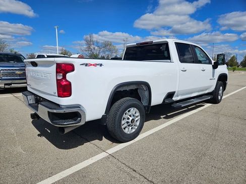 Used 2025 Chevrolet Silverado 2500 LT w/ Convenience Package AWD/4WD image 7