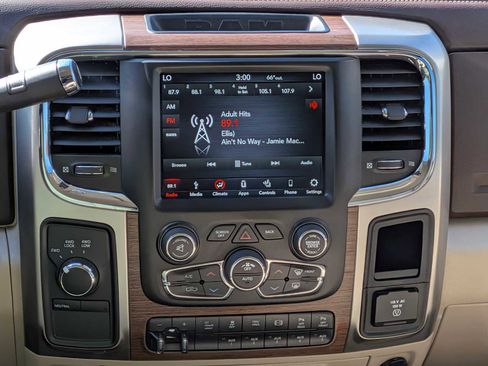 Used 2018 RAM 2500 Laramie w/ Snow Chief Group AWD/4WD image 20