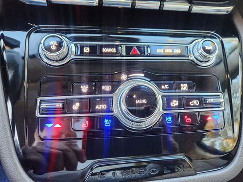 Certified 2022 Lincoln Corsair AWD w/ Premium Package image 32