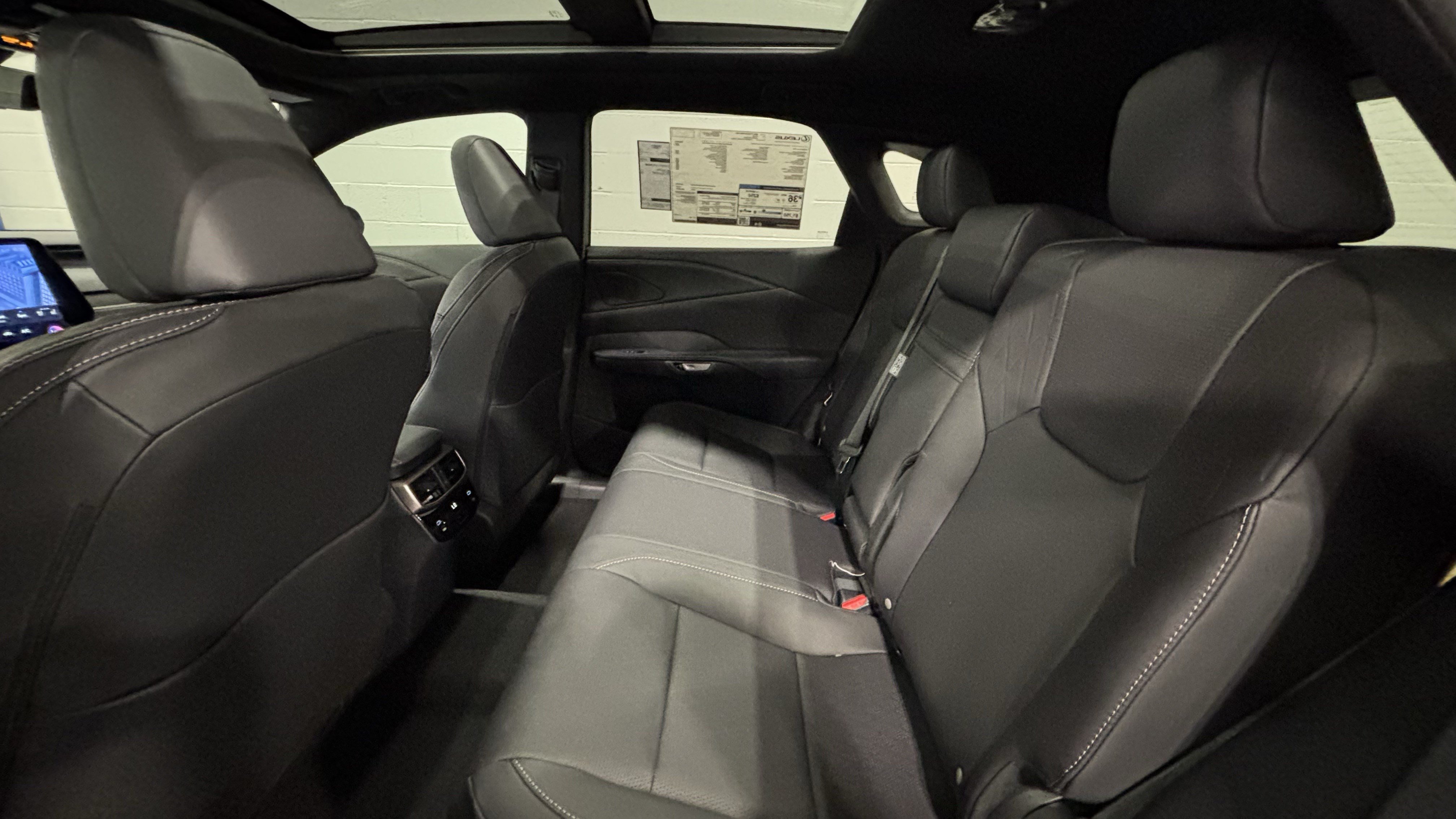 New 2026 Lexus RX 350h AWD/4WD image 33
