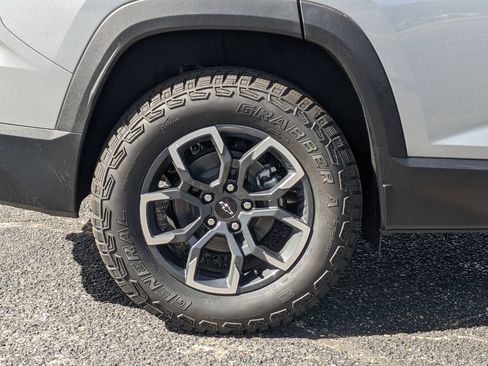 New 2026 Chevrolet Equinox ACTIV w/ Convenience Package III image 13