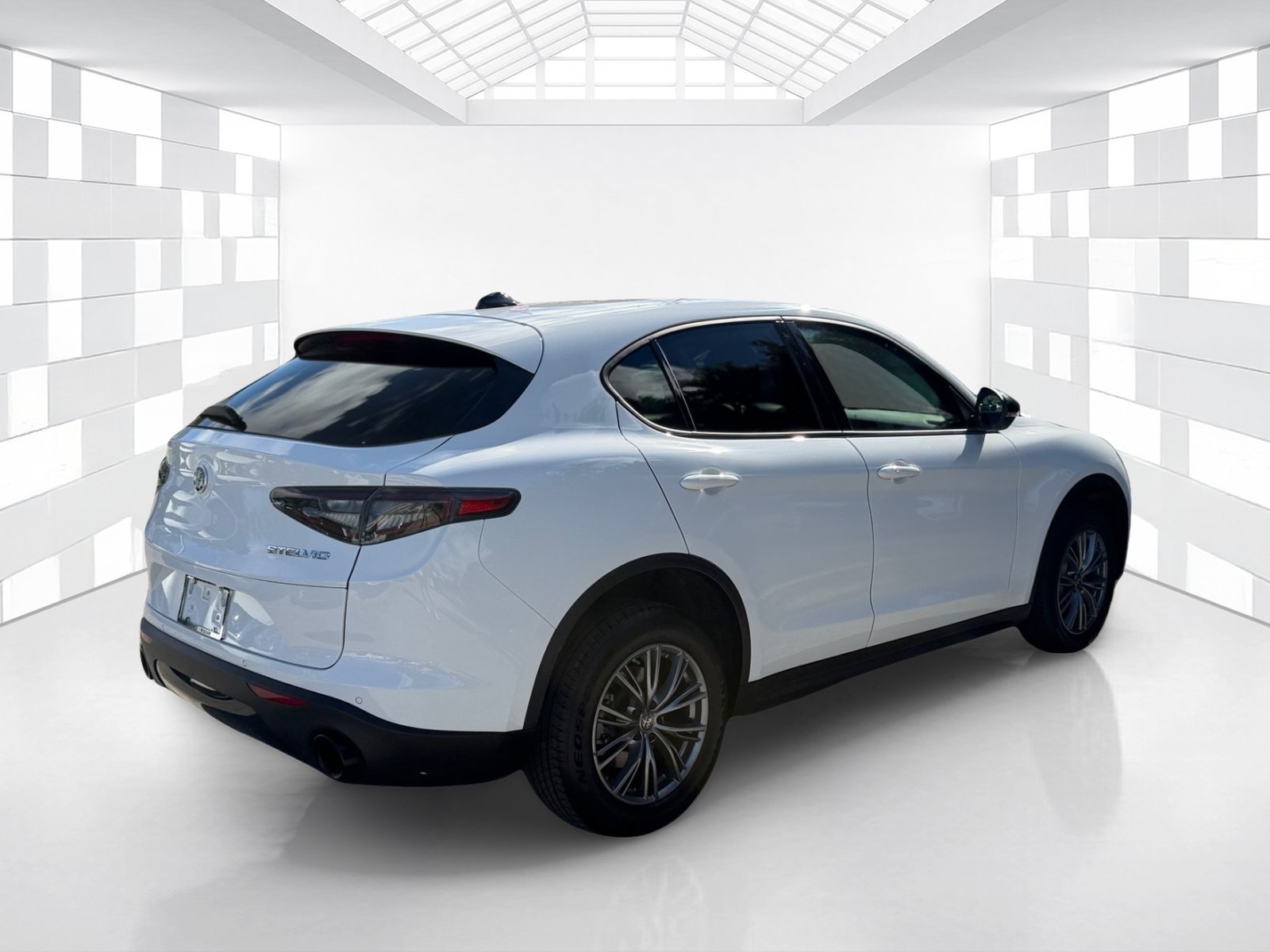 Used 2024 Alfa Romeo Stelvio Sprint RWD image 7