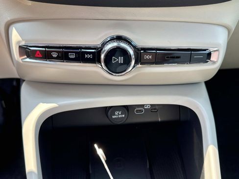 New 2026 Volvo XC40 B5 Ultra w/ Climate Package image 23