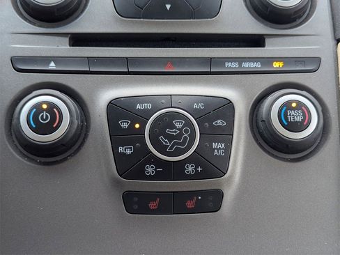 Used 2018 Ford Taurus SEL image 16