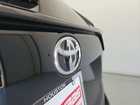 Used 2019 Toyota RAV4 XLE FWD image 10