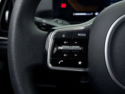Certified 2024 Kia Sorento LX FWD image 33