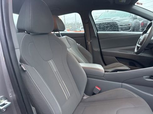 Used 2022 Hyundai Elantra SEL image 11