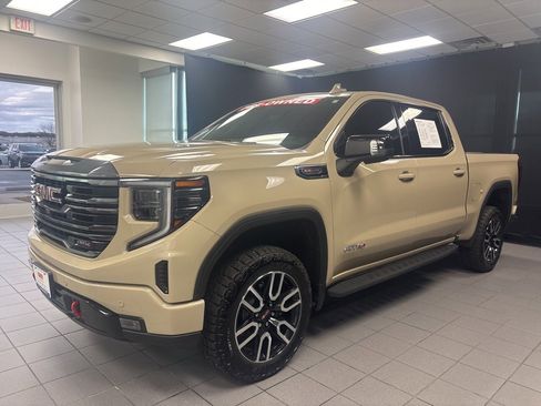 Used 2022 GMC Sierra 1500 AT4 w/ AT4 Premium Package image 8