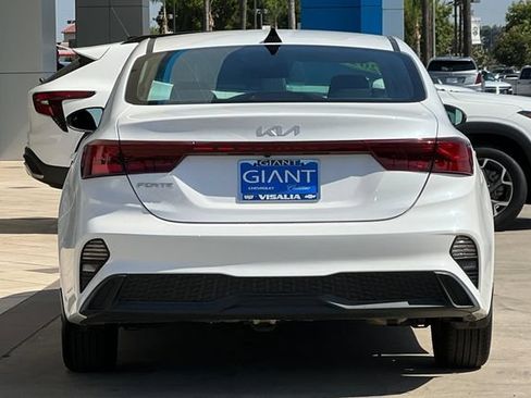 Used 2024 Kia Forte LXS w/ LXS Technology Package FWD image 5