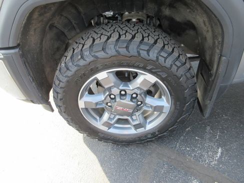 Certified 2025 GMC Sierra 2500 SLE w/ SLE Value Package; AWD/4WD image 15