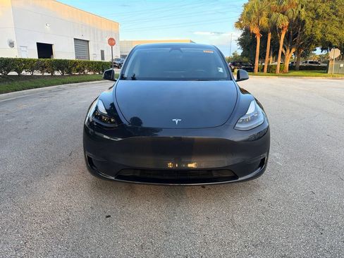 Used 2024 Tesla Model Y Long Range AWD/4WD image 5