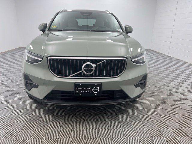 Certified 2023 Volvo XC40 B5 Ultimate w/ Protection Package Premier AWD/4WD image 3