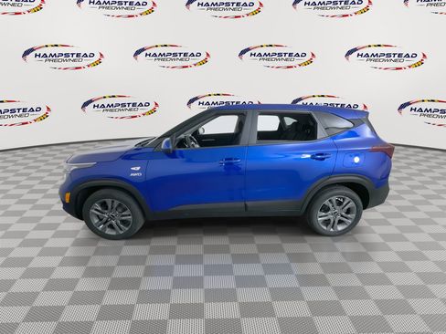 Used 2023 Kia Seltos LX AWD/4WD image 5