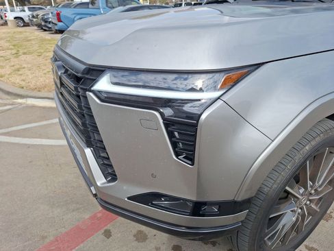 Used 2025 Lexus GX 550 image 10