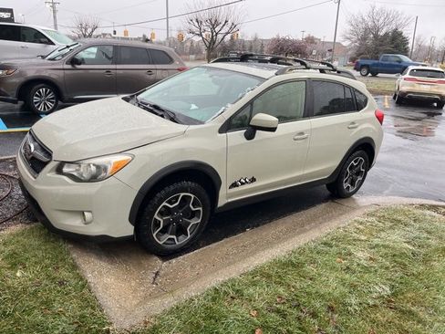 Used 2015 Subaru Crosstrek 2.0i Premium w/ Moonroof Package image 2