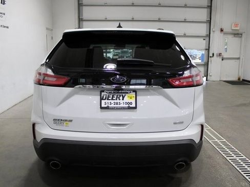 Used 2020 Ford Edge SE image 20