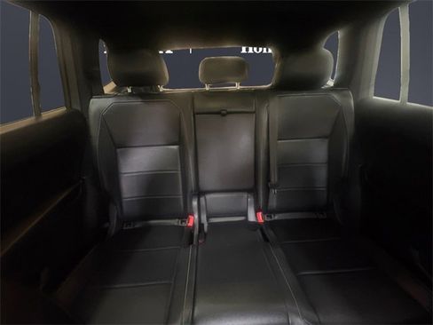 Used 2021 Volkswagen Tiguan SE R-Line image 13