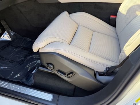 New 2026 Volvo XC90 B6 Ultra w/ Lounge Package image 16