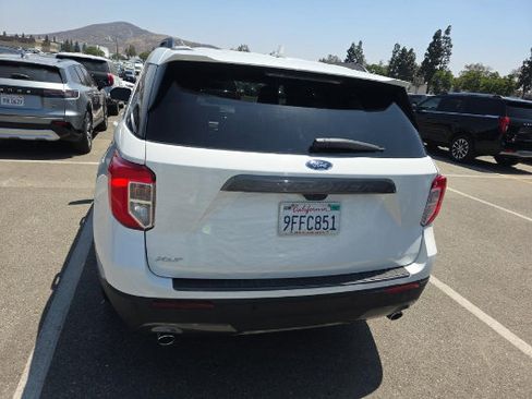 Used 2023 Ford Explorer XLT w/ Equipment Group 202A RWD image 5
