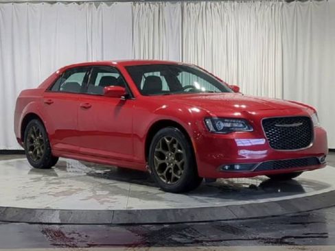 Used 2017 Chrysler 300 S image 10