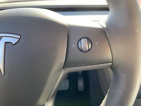 Used 2023 Tesla Model Y Long Range image 34